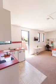 Luminoso monolocale in affitto a Melbourne