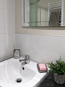 Studio in residence at 2, Bridge View, 4c Stepney Ln, Newcastle upon Tyne NE1 6PN, United Kingdom, image 24 of 25