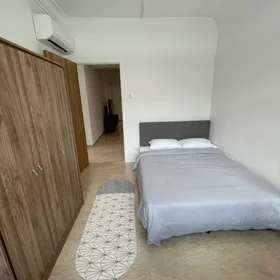 Private room at Kay Poh Road, image 1 of 6