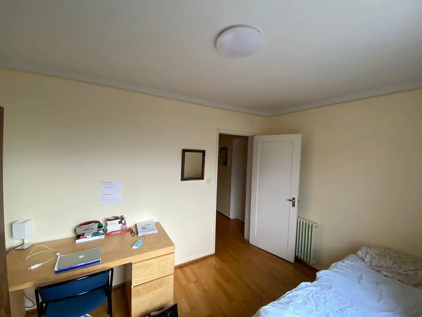 Chambre d'étudiant économique avec emplacement pratique dans 