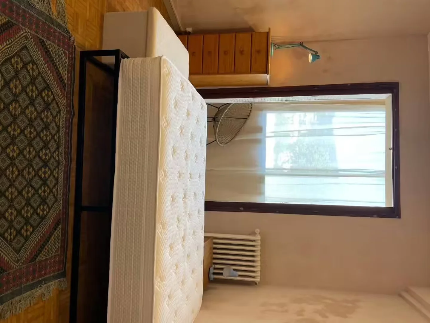 Chambre confortable pour étudiants disponible dans 