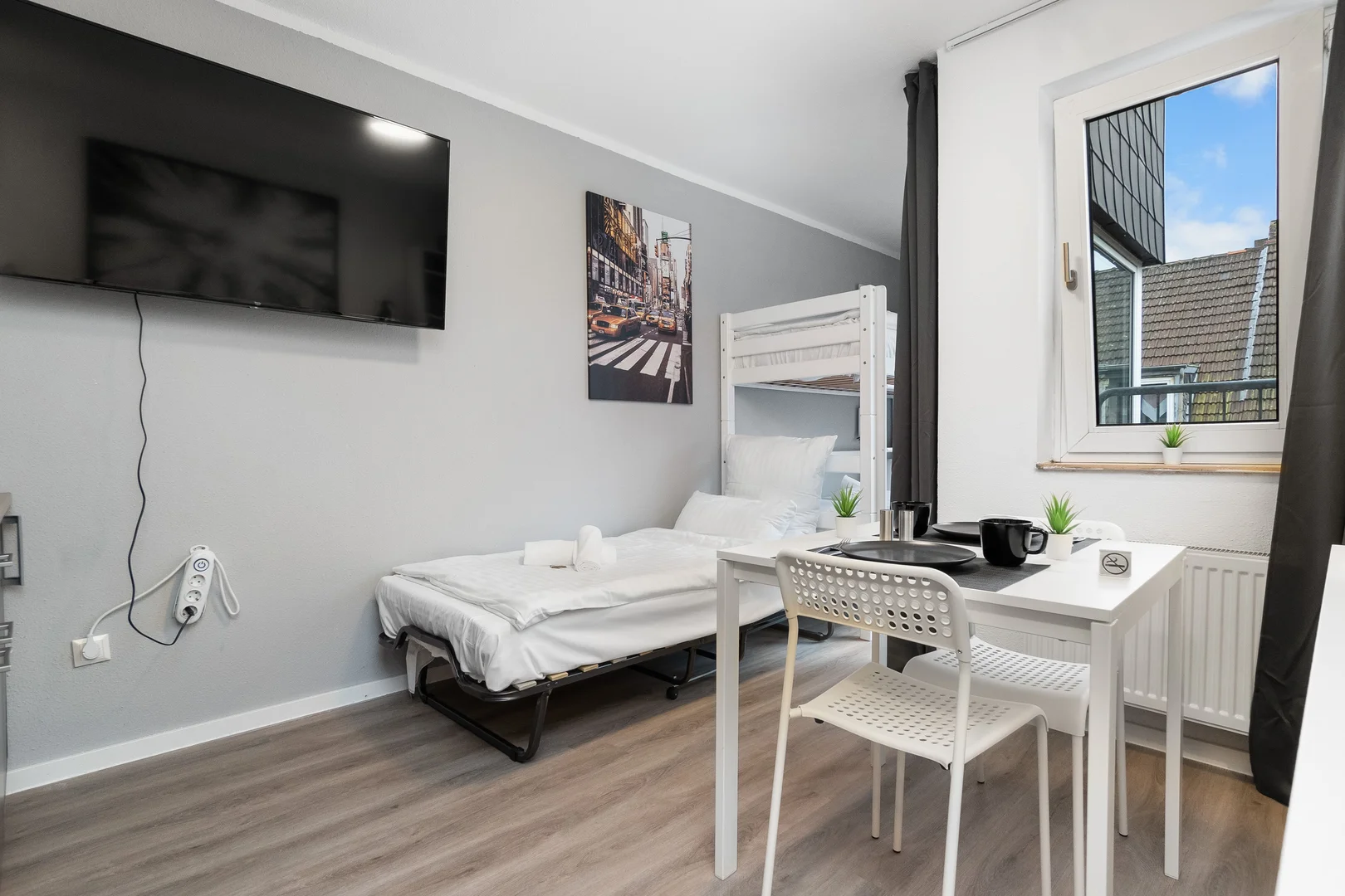 Economical student room with convenient location in