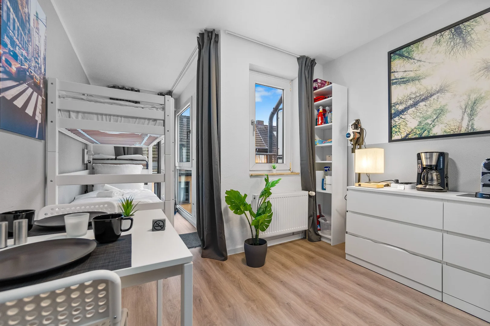 Student-friendly room in with modern amenities