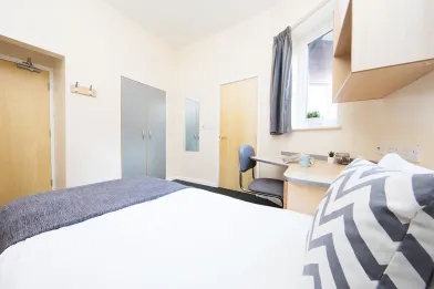Renting rooms by the month in Liverpool
