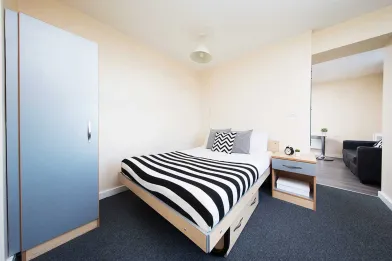 Renting rooms by the month in Liverpool