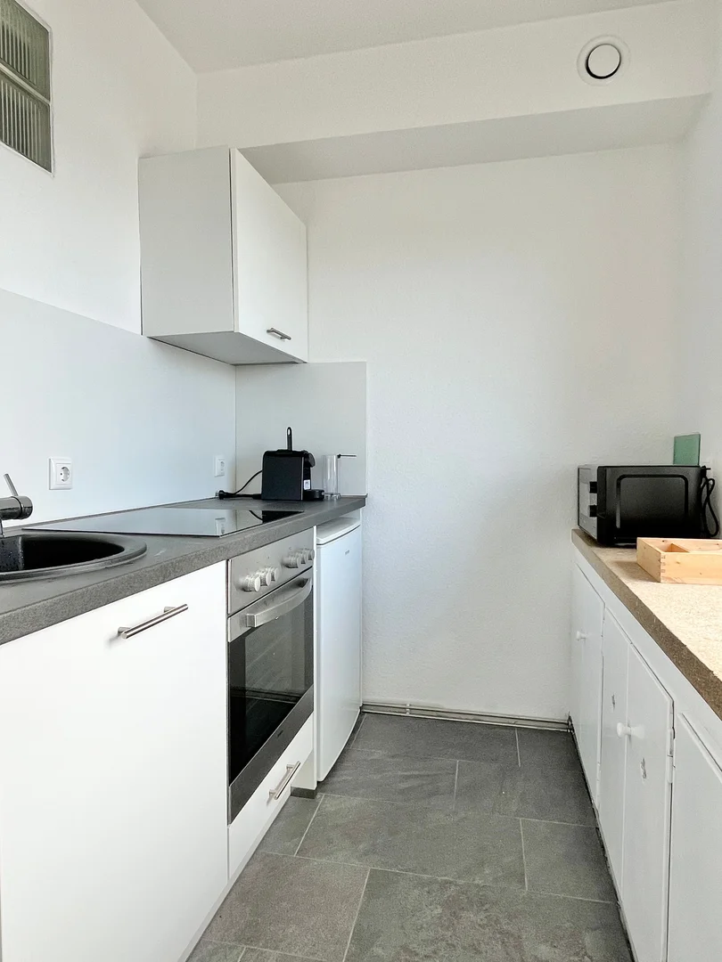 Room for rent in student apartment in , fully furnished