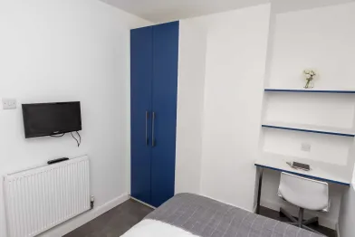 Modern and bright flat in Stoke-on-trent