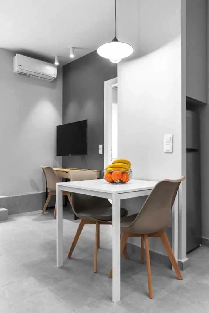 Cómodo estudio para vivir como estudiante en 