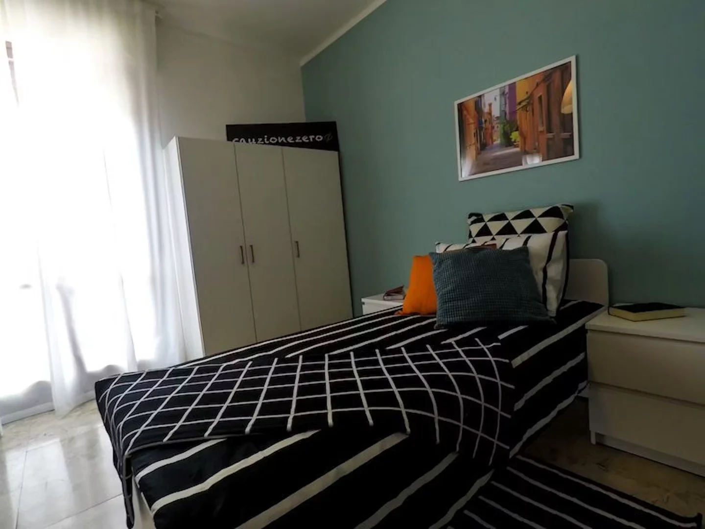 Ekonomiczny pokój studencki z dogodną lokalizacją w 