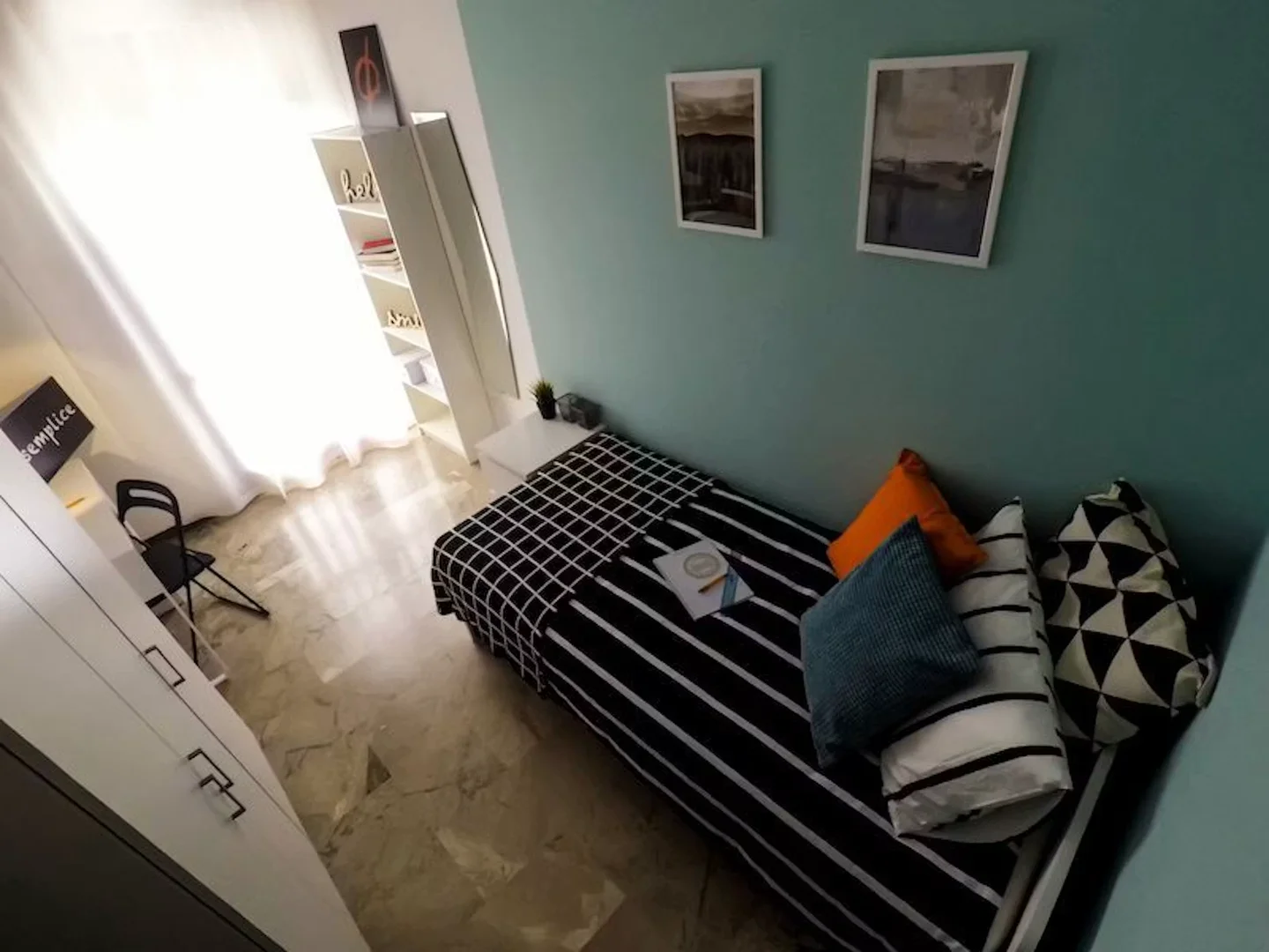 Habitación estudiantil económica con ubicación conveniente en 
