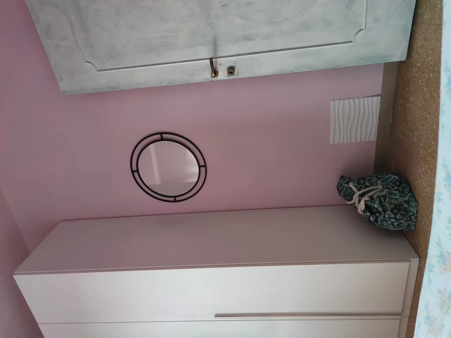 Room for rent in student apartment in , fully furnished