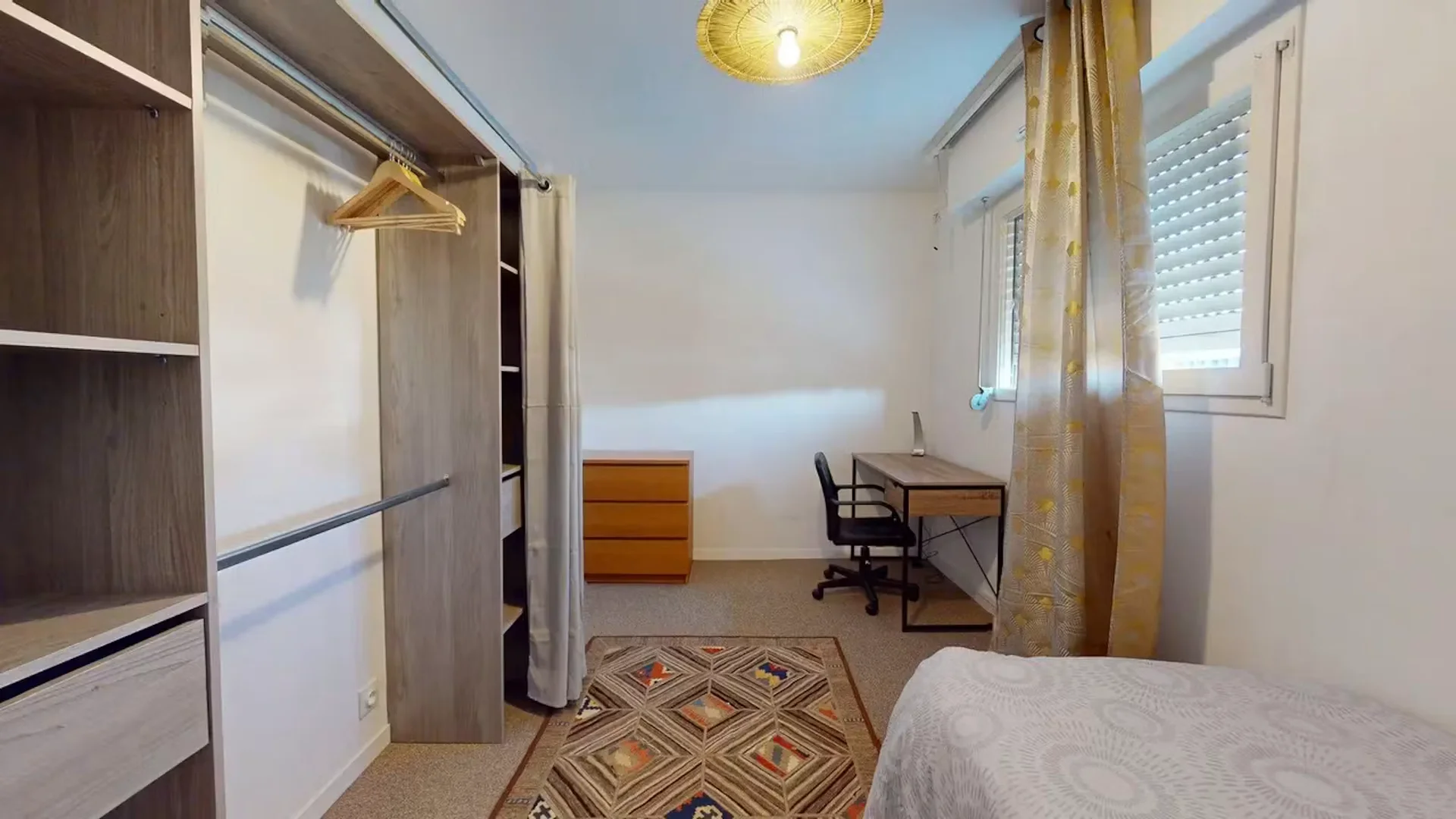 Affordable room for students with ample lighting in 