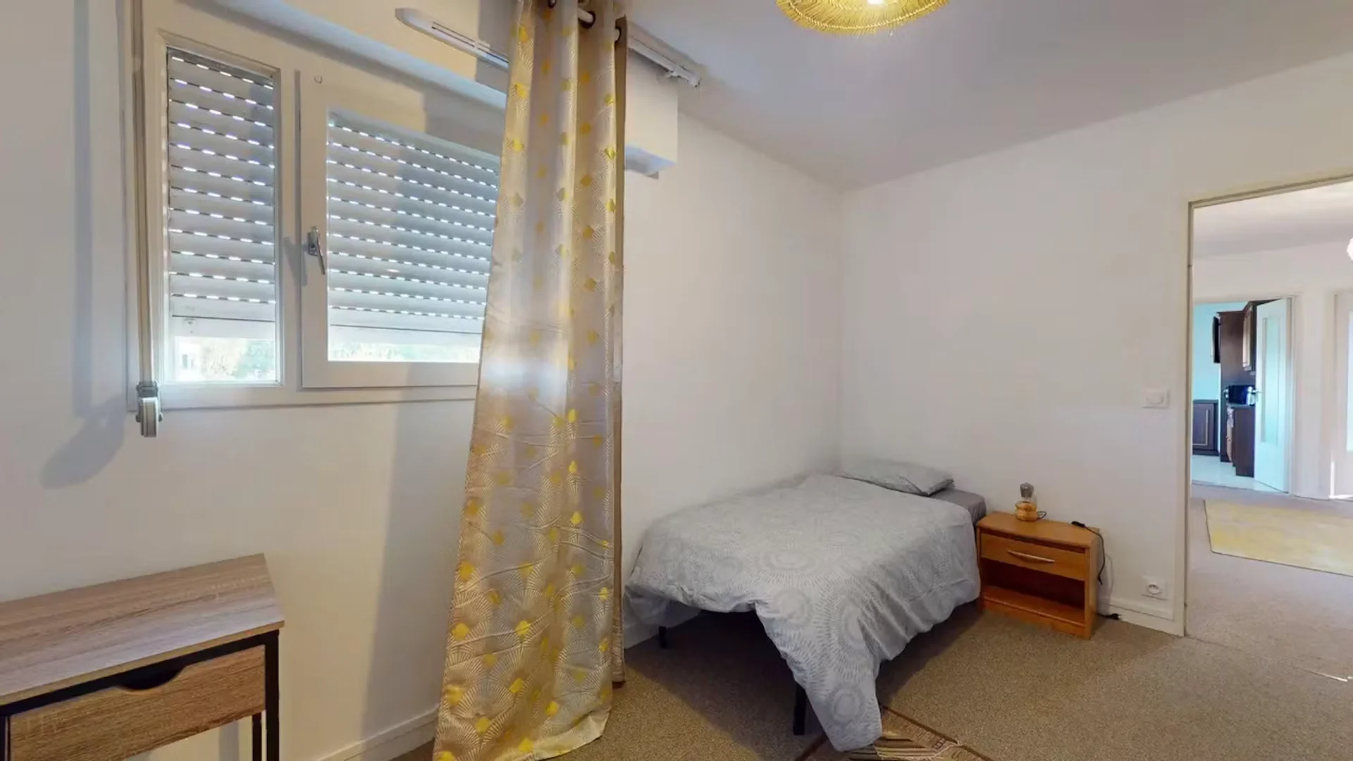 Room for rent in student apartment in , fully furnished