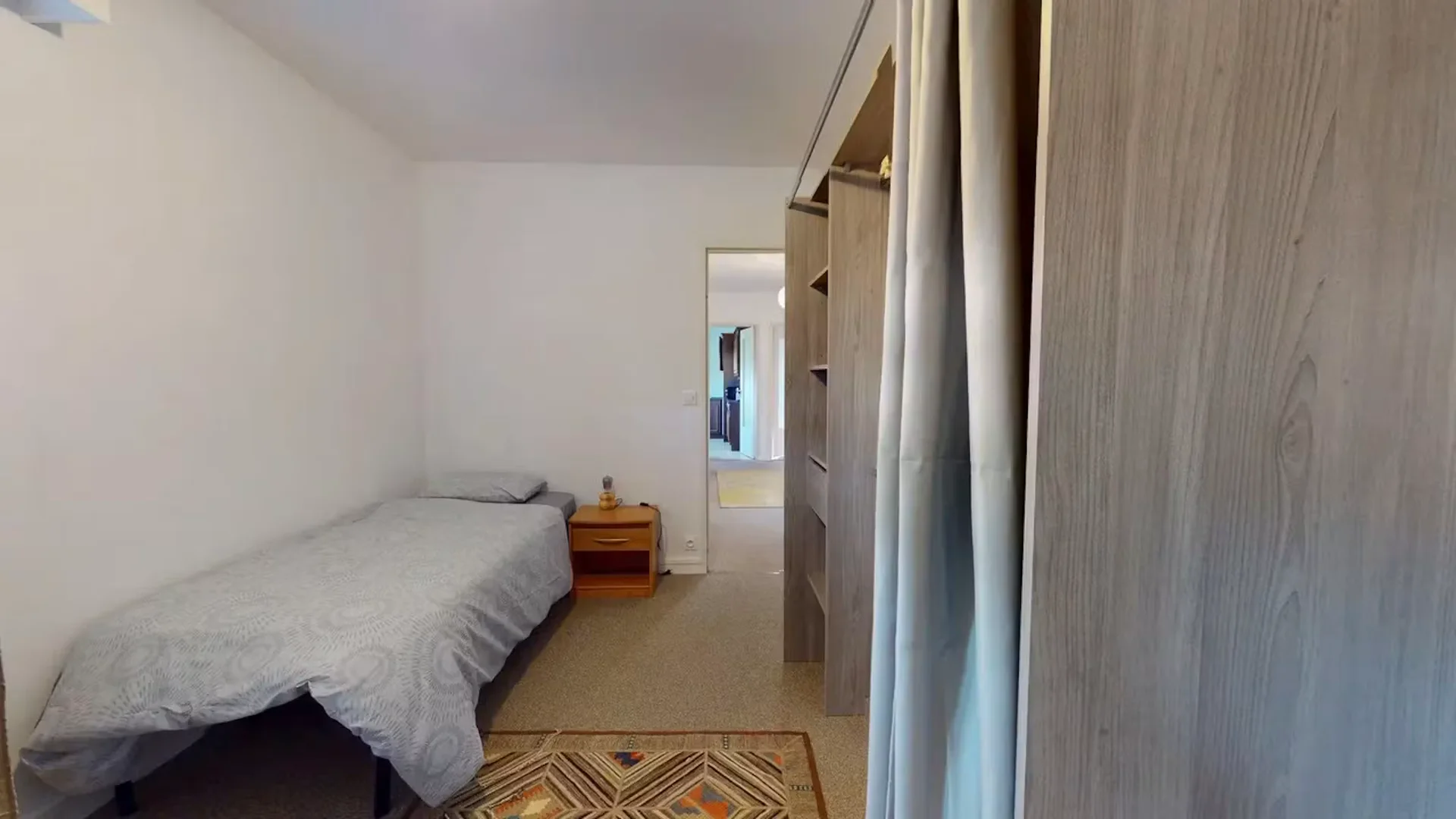 Student-friendly room in  with modern amenities