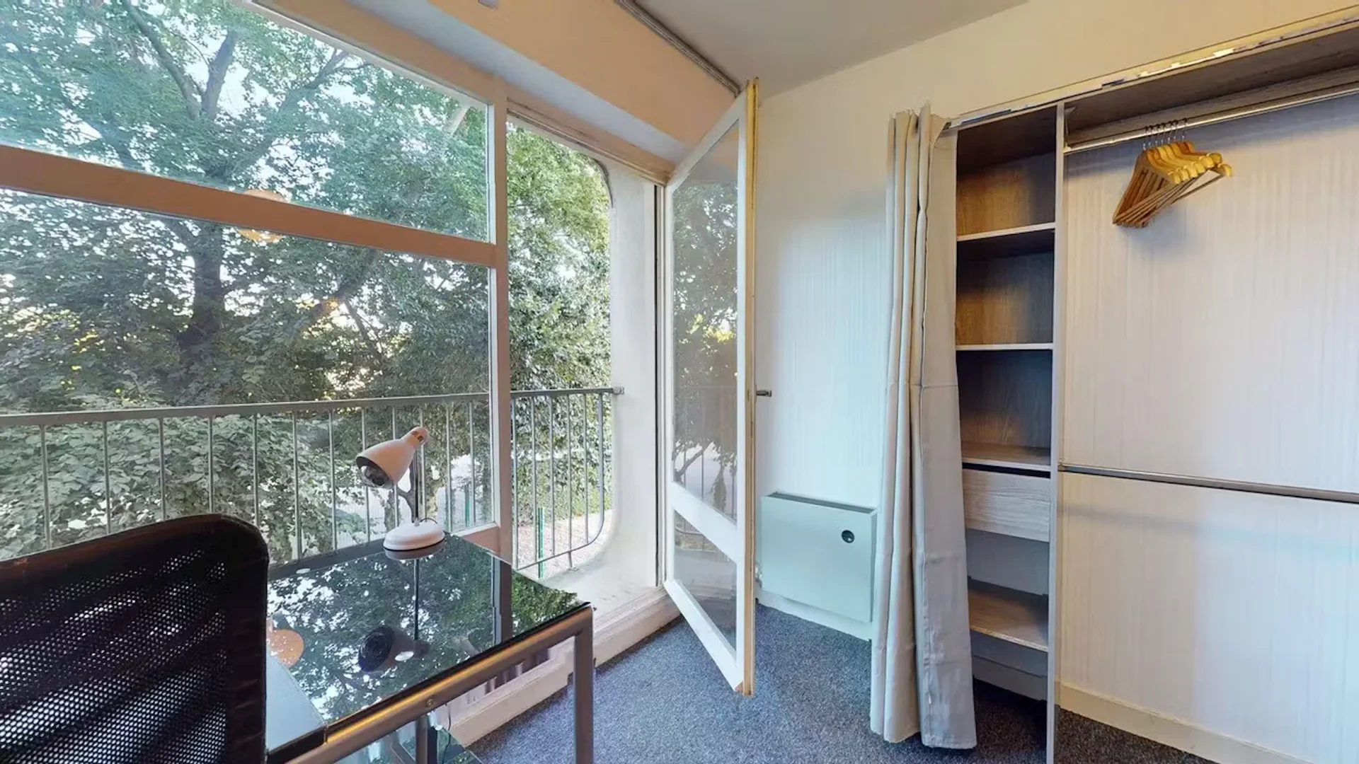 Chambre d'étudiant fonctionnelle parfaite pour étudier dans