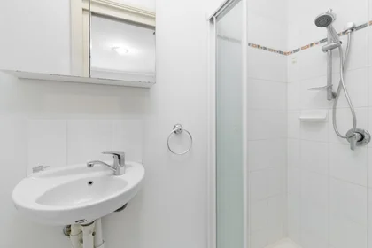 Habitación privada en residencia en 7 White St, Oakleigh East VIC 3166, Australia, imagen 10 de 22