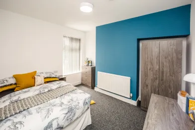 Two bedroom accommodation in Hull