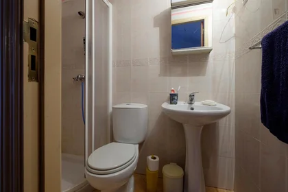Habitación privada en Rua Carlos Seixas, imagen 13 de 16