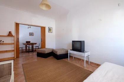 Habitación privada en Rua Carlos Seixas, imagen 6 de 16