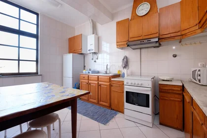 Habitación privada en Rua Carlos Seixas, imagen 8 de 16