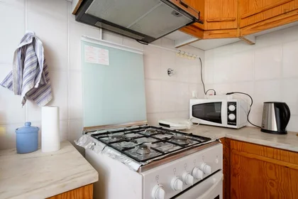 Habitación privada en Rua Carlos Seixas, imagen 10 de 16