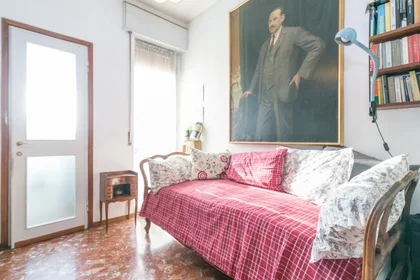 Stanza privata in Via Savona, immagine 1 di 18