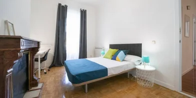 Private room at Calle de Fuencarral, image 2 of 31