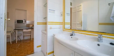 Private room at Calle de Fuencarral, image 20 of 31