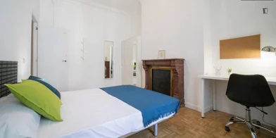 Private room at Calle de Fuencarral, image 3 of 31