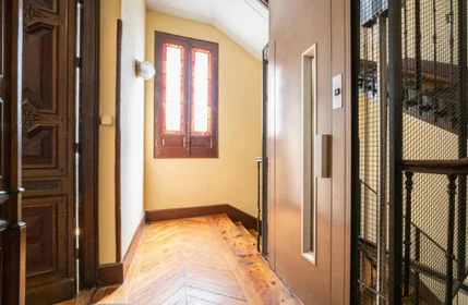 Private room at Calle de Fuencarral, image 28 of 31