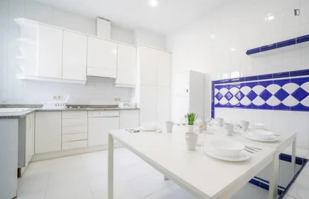 Private room at Calle de Fuencarral, image 6 of 31