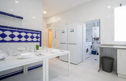 Private room at Calle de Fuencarral, image 8 of 31