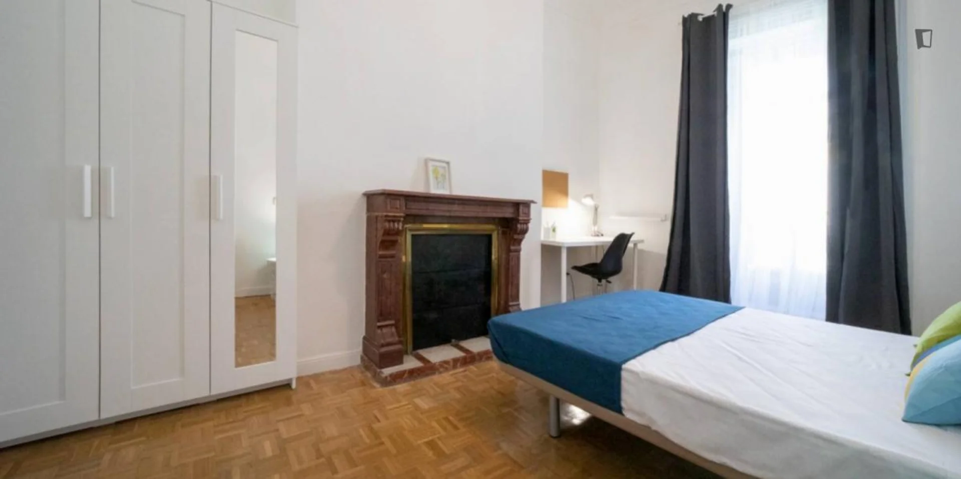 Cozy room for students available in 