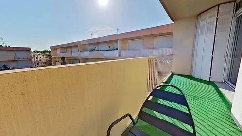 Habitación privada en 1782 Av. Georges Dayan, 30900 Nîmes, France, imagen 12 de 28