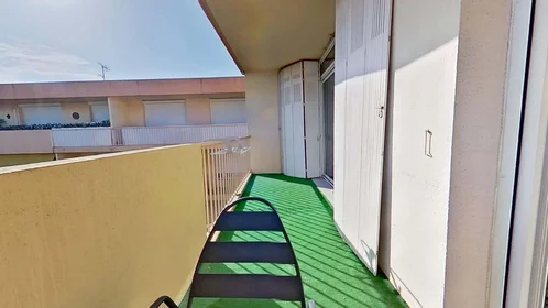 Habitación privada en 1782 Av. Georges Dayan, 30900 Nîmes, France, imagen 13 de 28