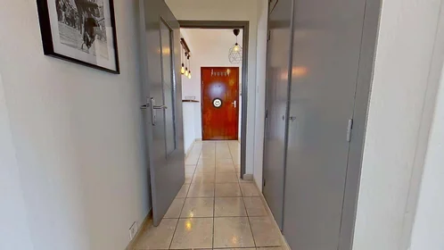 Habitación privada en 1782 Av. Georges Dayan, 30900 Nîmes, France, imagen 14 de 28
