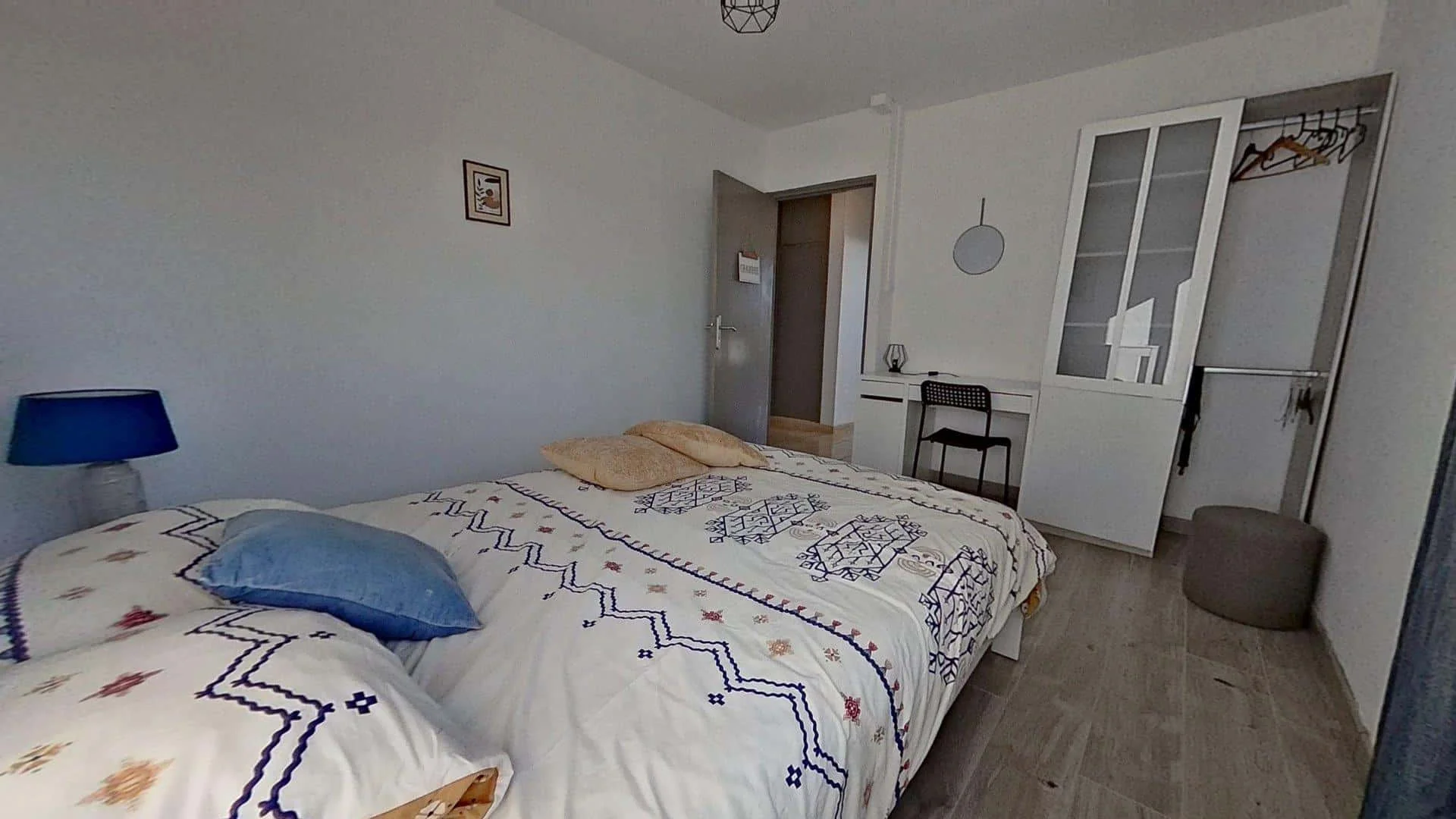 Habitación asequible para estudiantes con buena iluminación en 