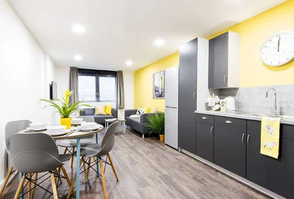 Dairenin tamamı Ikamet yerinde konumu Stanhope Rd, Portsmouth PO1 1DZ, United Kingdom                 , 17 30 görüntüsü