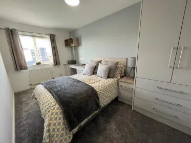 Room for rent with double bed liverpool