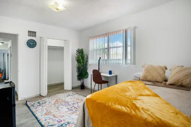 Room for rent with double bed Miami