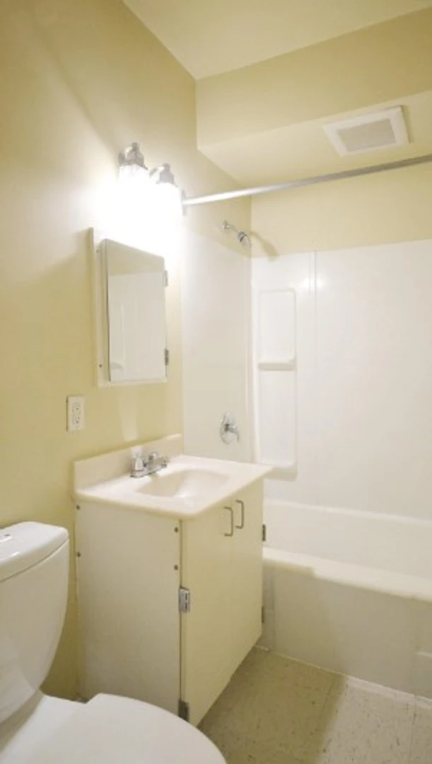 Modern student studio with complete amenities in 