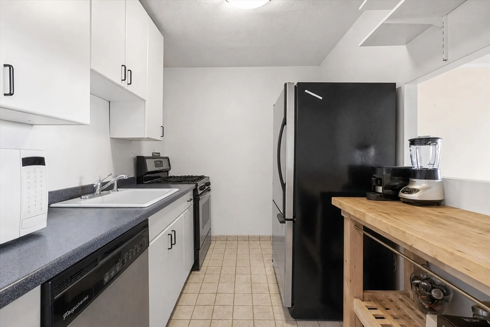 8, Whittier Pl., Unit 21B, West End, Boston, MA, 02114