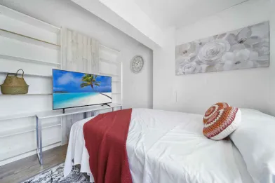 Renting rooms by the month in Miami