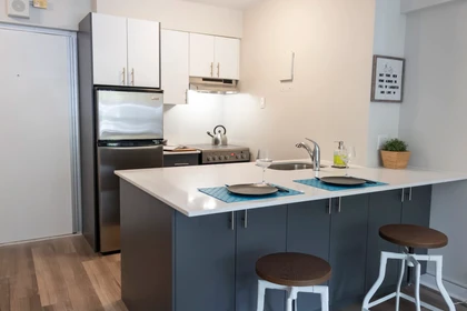 Logement de 2 chambres à Montreal