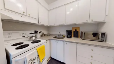 Very bright studio for rent in Montreal