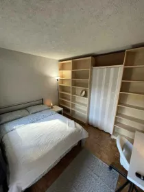 Renting rooms by the month in Montreal