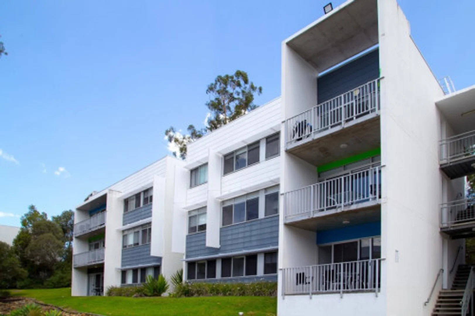 Quarto de estudante económico com localização conveniente em 