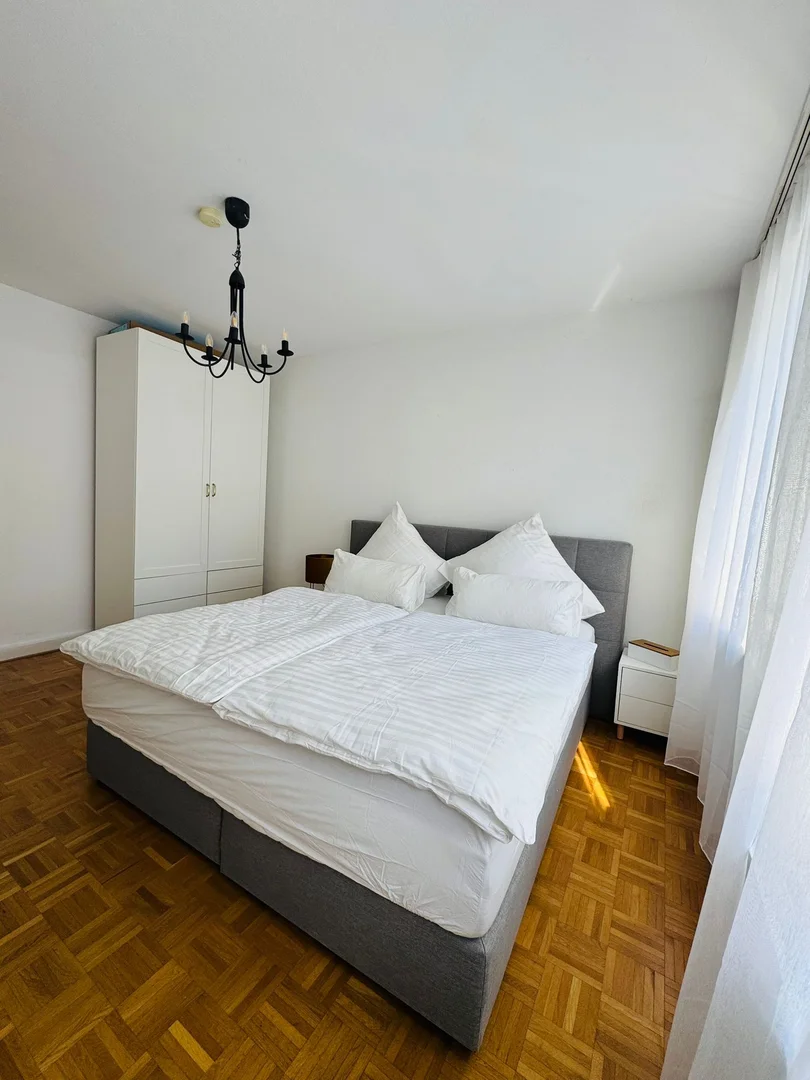 Niedrogi apartament typu studio z niezbędnymi funkcjami w 