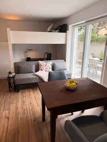 Private room at Hutbergstraße, image 1 of 10