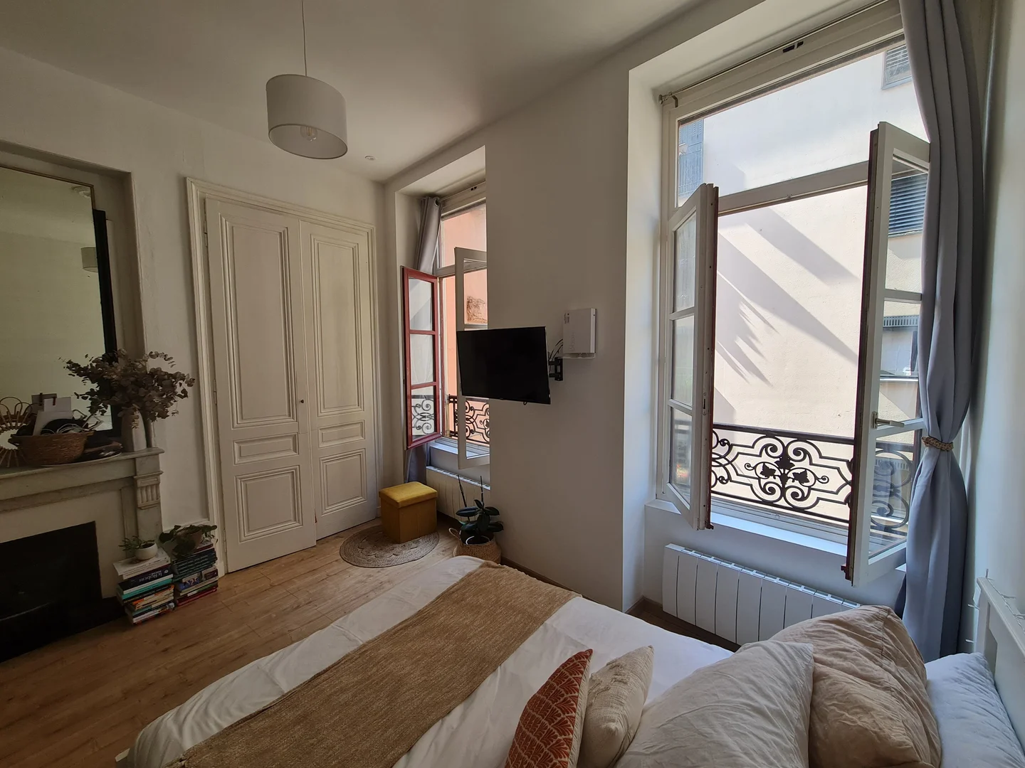 Student-friendly studio with excellent transport links in 